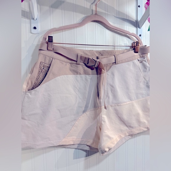 Outdoor Voices Rectrek‎ 3” Hiking Shorts in Nirvana Lace Seashell Sz XL - Picture 3 of 10